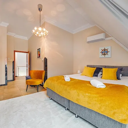 Апартаменты Walk - Premium Duplex With Terrace + 2 Parking